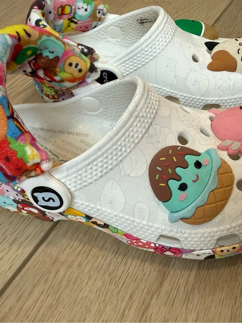 CROCS